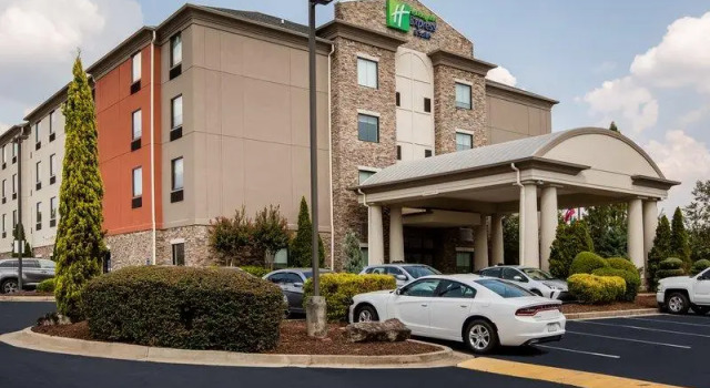 Люкс Economy Holiday Inn Express Hotel & Suites Fairburn by IHG