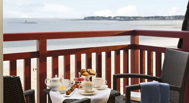 Номер Superior Hôtel Barrière LHermitage