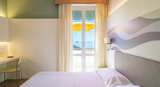 Четырёхместный номер Standard с балконом и с видом на море Hotel Il Nido