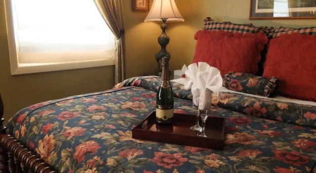 The English Inn, Varaa Hotelli Dimondale Michigan