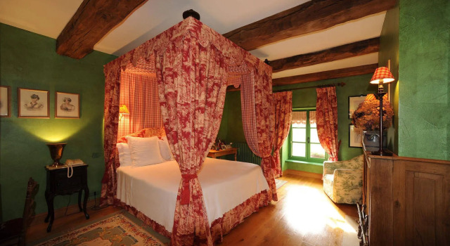 Les Residences du Chateau de Vianges, Rezerwuj Hotel Vianges Burgundia