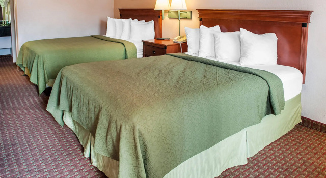 Четырёхместный номер Standard Quality Inn & Suites Las Cruces - University Area