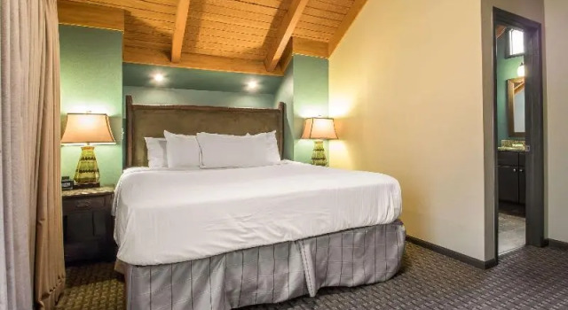 Номер Standard с 3 комнатами с видом на поле для гольфа Hilton Grand Vacations Christmas Mountain Village Wisconsin