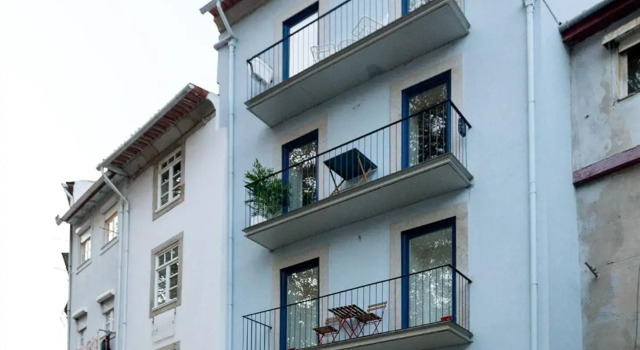 Riverside 2 Bedroom Apartment by DA'HOME