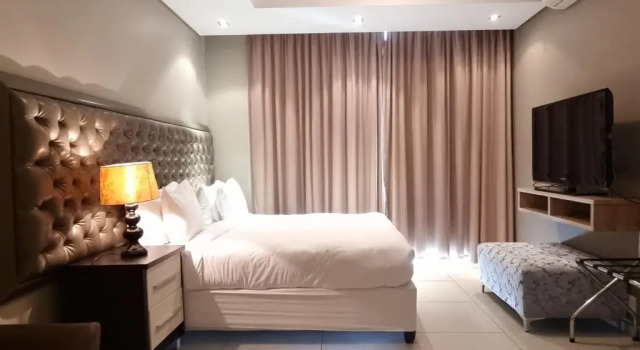 Studio Apartment Luxury The Residences at Crystal Towers