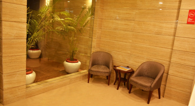 Mint Hotel Premia Chandigarh, Zirakpur, Забронировать Отель Зиракпур штат Харьяна