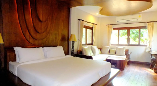 Вилла с балконом и с видом на воду บุร รีสอร์ท Bura resort