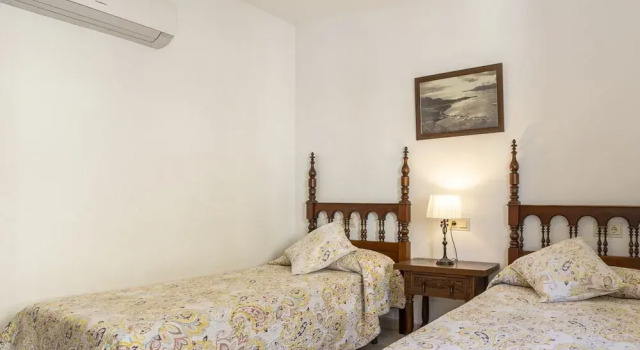 Spacious Villa With Garden