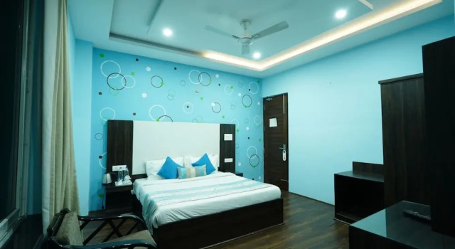 Номер Deluxe Sterling Banquet and Hotel