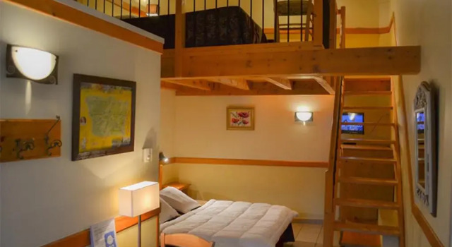 Четырёхместный номер Standard Hôtel La Garenne