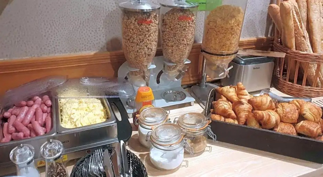 Семейный номер Standard Logis Hôtel-restaurant Les Coudercous