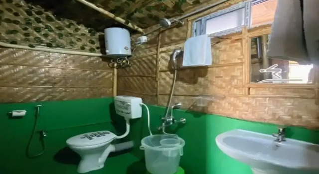 Camera Deluxe Tridhara HomeStay