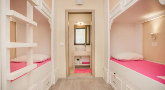 Кровать в общем номере Hostel Splendido