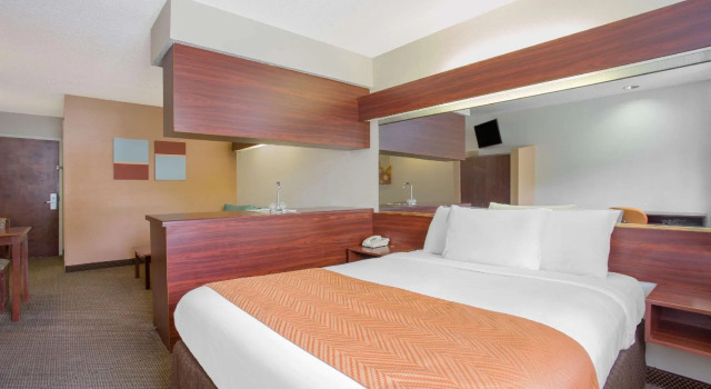 Двухместный люкс Microtel Inn & Suites by Wyndham Kannapolis/Concord
