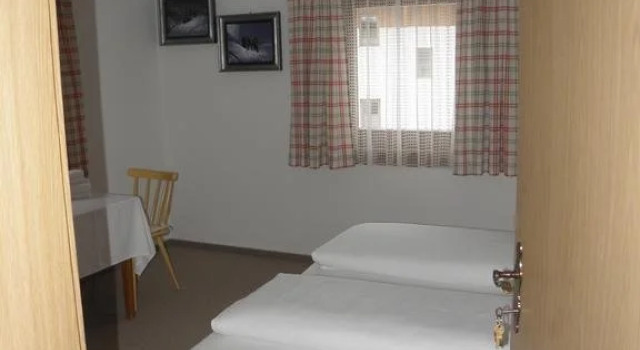 Frühstückspension Alm-Casino, Rezervovat Hotel Hotely v Carinthia s parkováním, Parkování