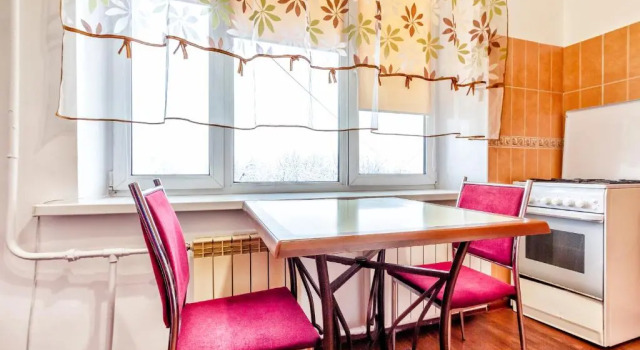 404. Prostornye apartamenty v tsentre