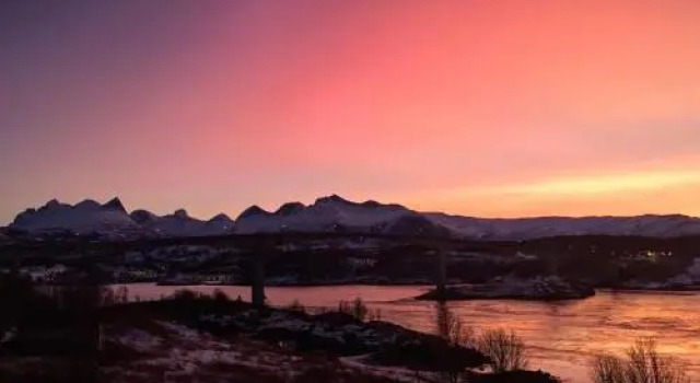 Tuvsjyen Saltstraumen, Rezervovat Hotel Hotely v Nordland s parkováním, Parkování