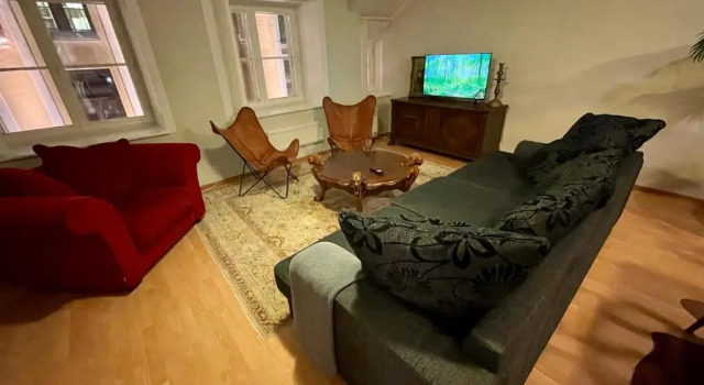 3 bedroom unique apartment in Old Town