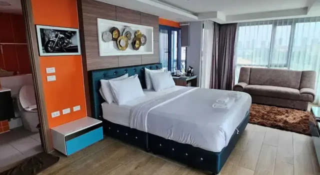 OYO 75592 Blue Tel Residence