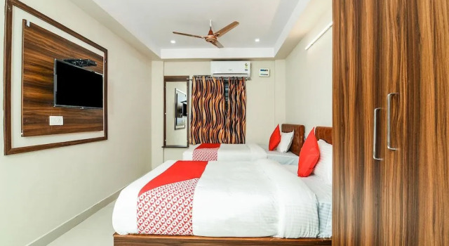 Oyo 26559 Renuka Hotels