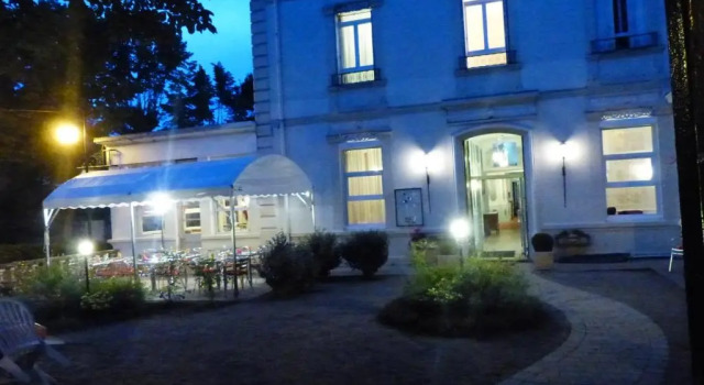 Hôtel des Thermes, Rezervasyon Otel  