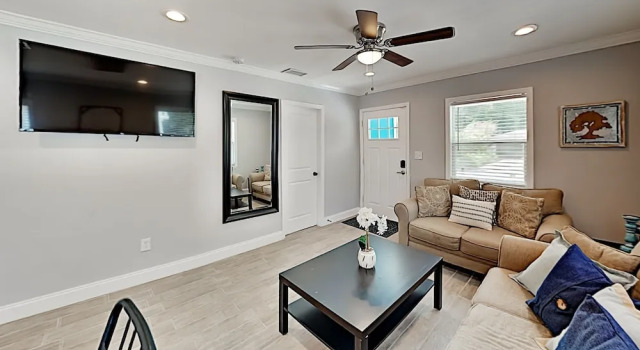 Lovely Old Seminole Heights With Grill & Deck 3 Bedroom Home, Book Feriehus Sommerhuse i Tampa, Hytte