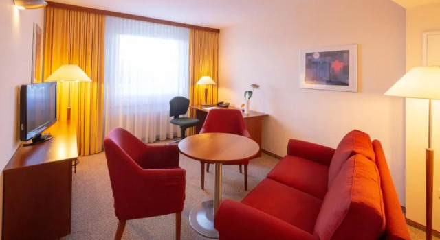 Полулюкс Globana Airport Hotel