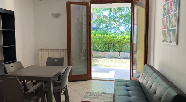 Apartment with Private Garden in Residence with Pool