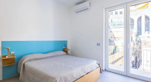 Апартаменты Brombeis Double Bedroom Center by Napoliapartments