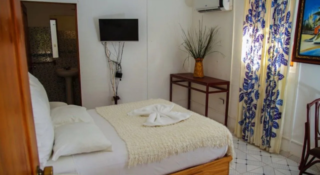 Hotel Colinas Del Rey, Book Hotel Hotels in Hato Mayor with Parking, Parking