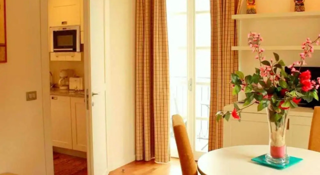 Elegant Apartment in Meina With Lake View, Prenota Appartamento Meina Lago Maggiore