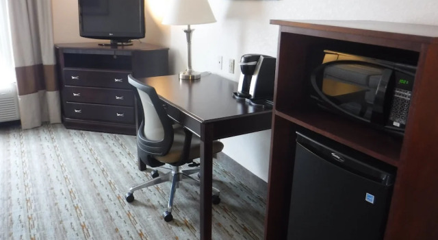 Двухместный номер Premium Holiday Inn Express West Jefferson by IHG