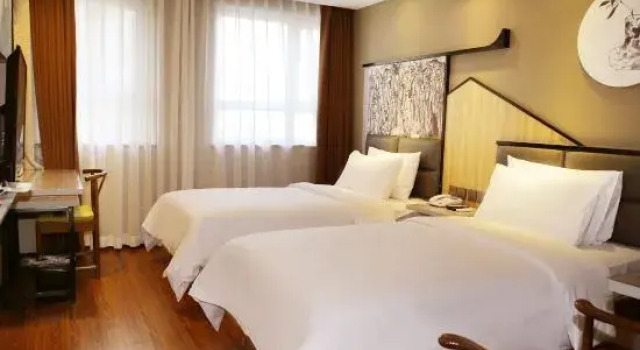 Joy Susiness Hotel (Korla Tuanjie North Road Peacock River), Rezerwuj Hotel Hotele w Korla z parkingiem, Parking