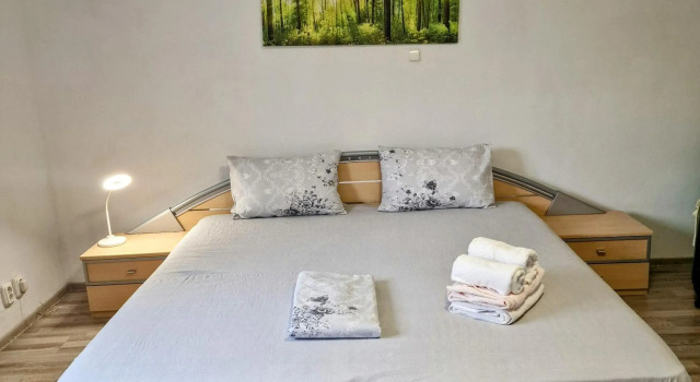 seventeen, Book Hotel Billige hoteller i Arad