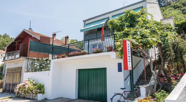 Awesome Home in Bacina With Wifi and 2 Bedrooms