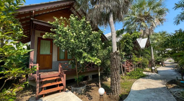 Коттедж c 1 комнатой Baan Siriporn Resort - โรงแรมบ้านศิริพร รีสอร์ท