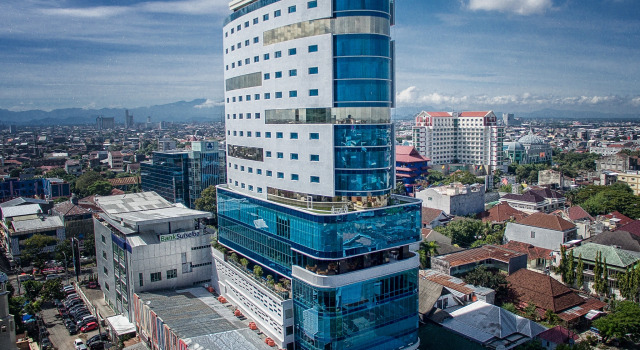 Трёхместный полулюкс Meliá Makassar