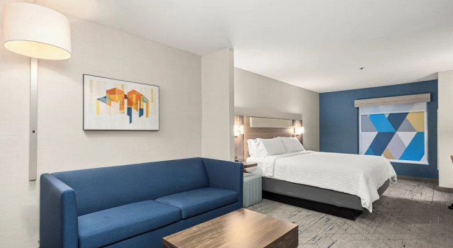 Двухместный люкс Holiday Inn Express Hotel & Suites Lincoln-Roseville Area by IHG