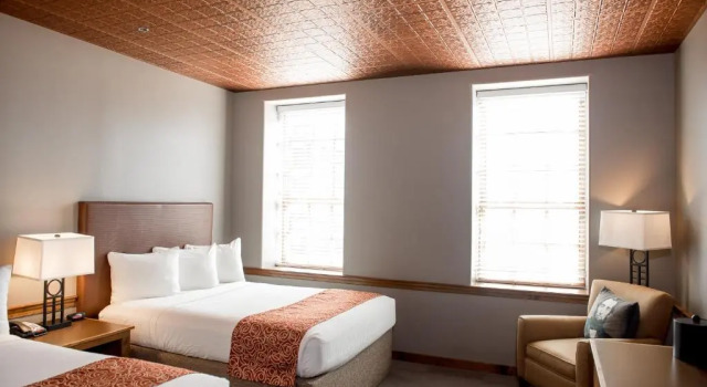 Четырёхместный номер Standard Cork Factory Hotel