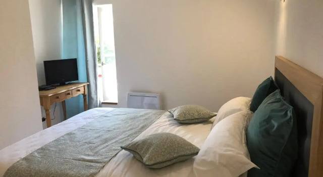 Трёхместный номер Comfort Auberge de lAbbaye Cruis