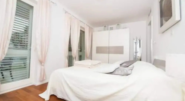 Apartment Vesna - Superior Three Bedroom Apartment With Balcony