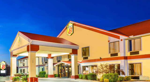 Super 8 by Wyndham Morristown/South, Buchen Sie Hotel Morristown Tennessee