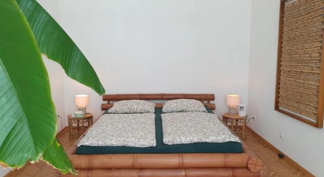 Апартаменты Sunny and spacious apartment near city centre