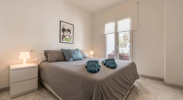 Апартаменты с балконом Beach Front apartment in Puerto Banus