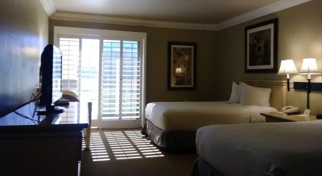 Четырёхместный номер Standard Indian Wells Resort Hotel