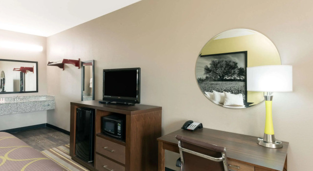 Super 8 by Wyndham Colorado City