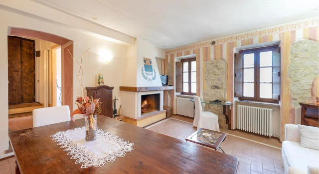 Bruschino, Varaa Hotelli Scheggino Umbria