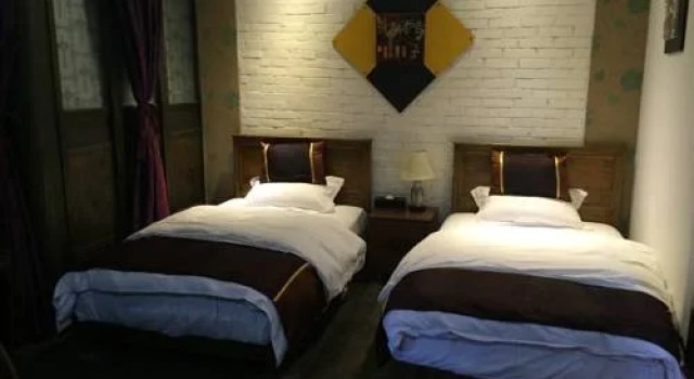 Sanju Boutique Hotel, Забронировать Бутик-отель Лицзян Юньнань, рядом с Улица Сквер-стрит Древнего города Даянь