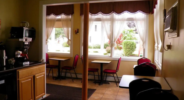 Travelers Inn