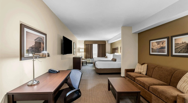 Четырёхместный люкс Best Western Plus Lacombe Inn and Suites